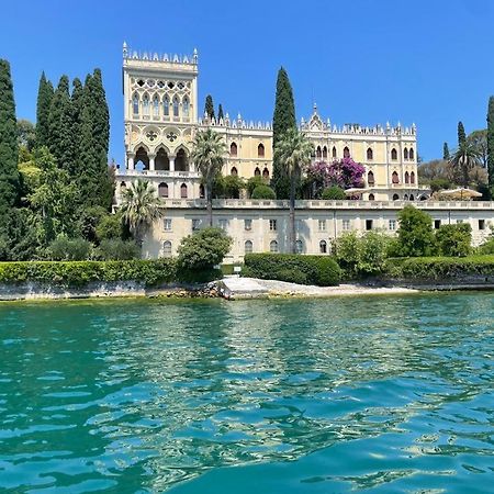 Апартаменты Casa Della Regina Сирмионе Экстерьер фото
